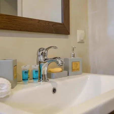 Tree Of Life Дом отдыха Valerianos